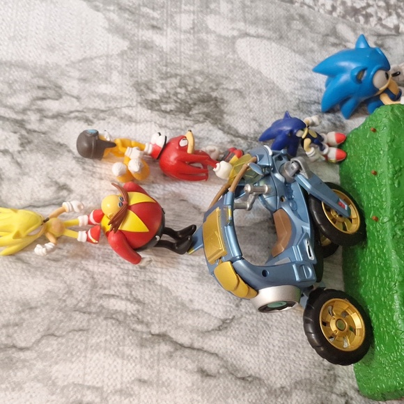 Sonic the Hedgehog Action Figure Playset - Blue, Red, Yellow - Picture 10 of 11